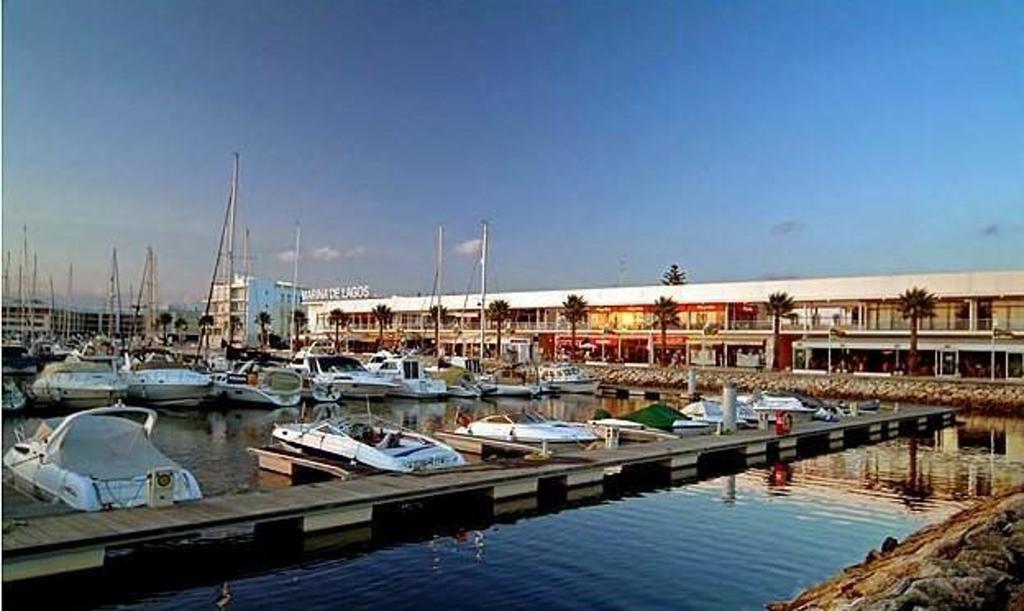 Henri'S Apartments - City Centre لاغوس المظهر الخارجي الصورة